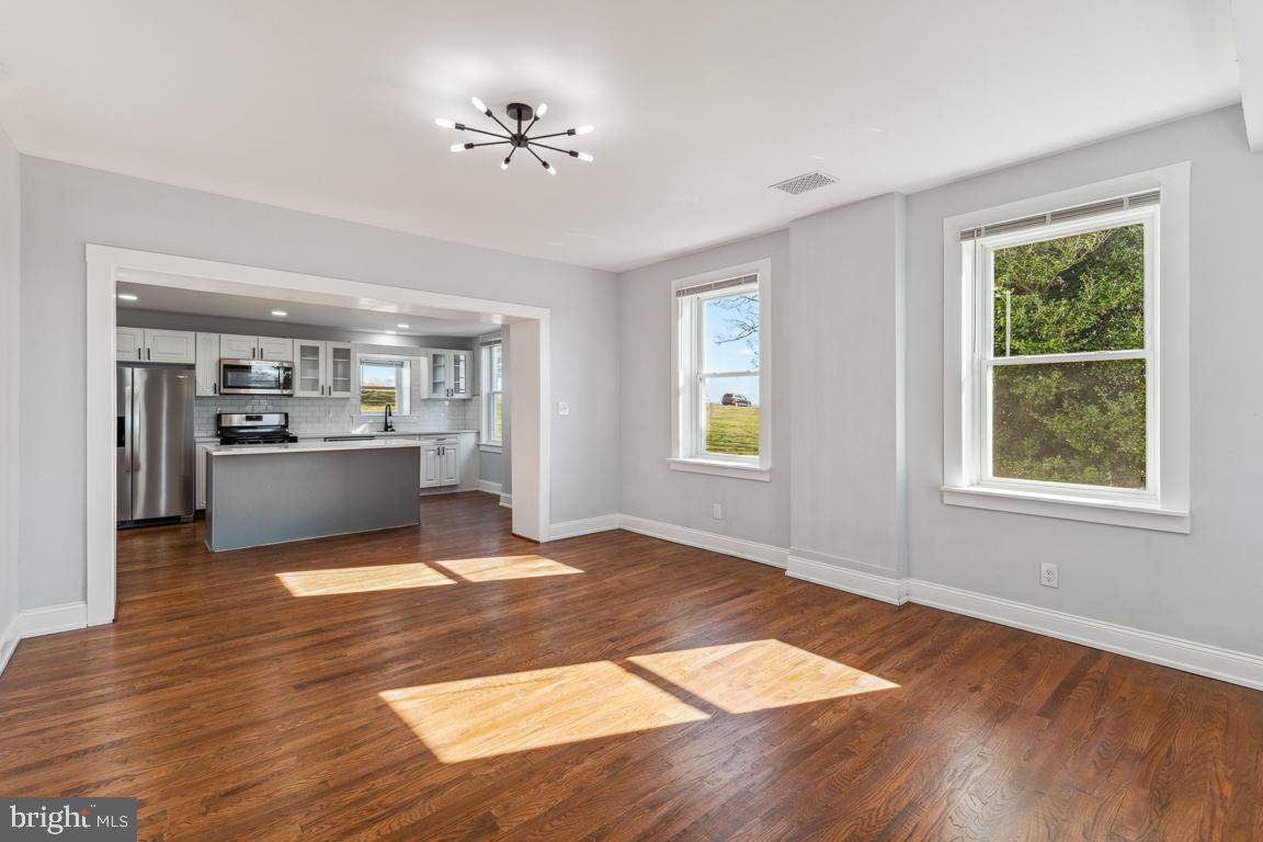 HAMPSTEAD - Residential