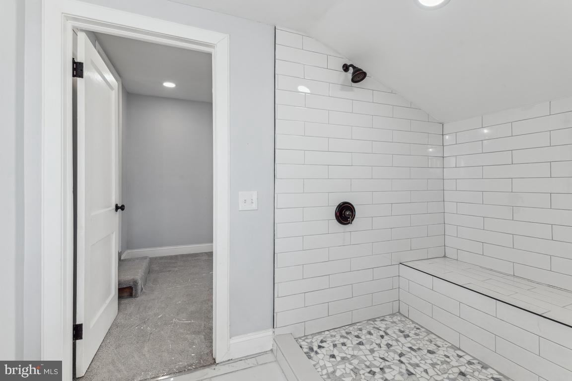 HAMPSTEAD - Residential