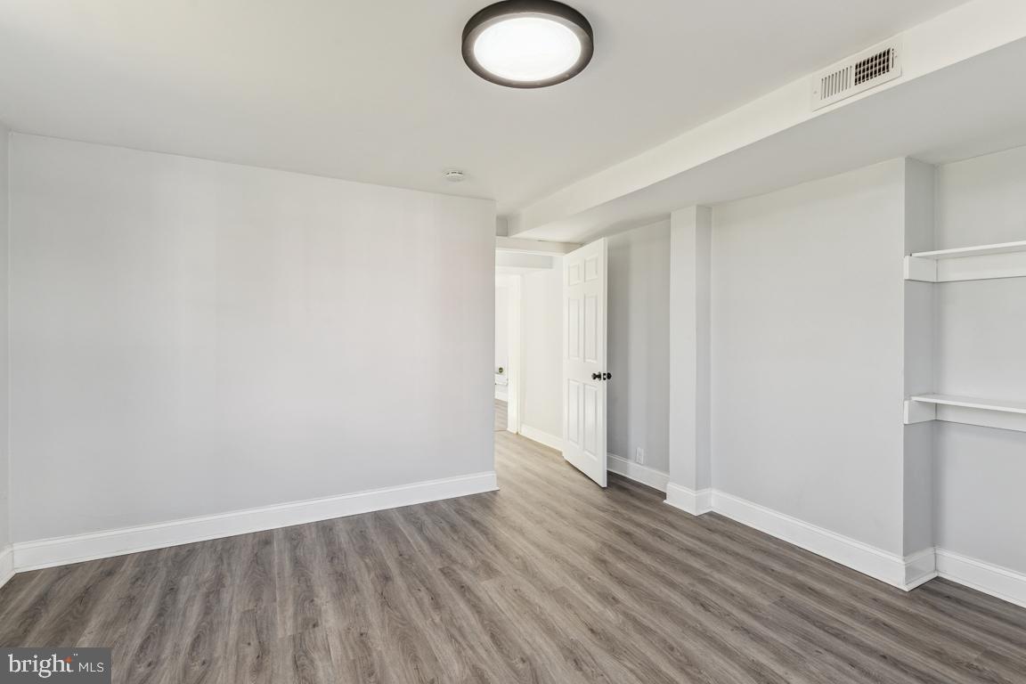 HAMPSTEAD - Residential