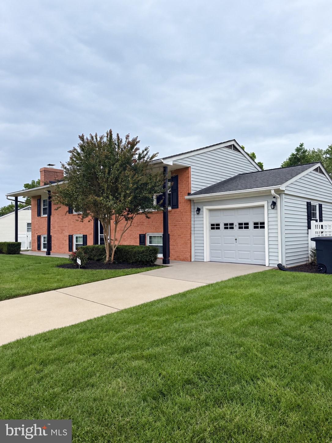 600 LANCELOT LANE