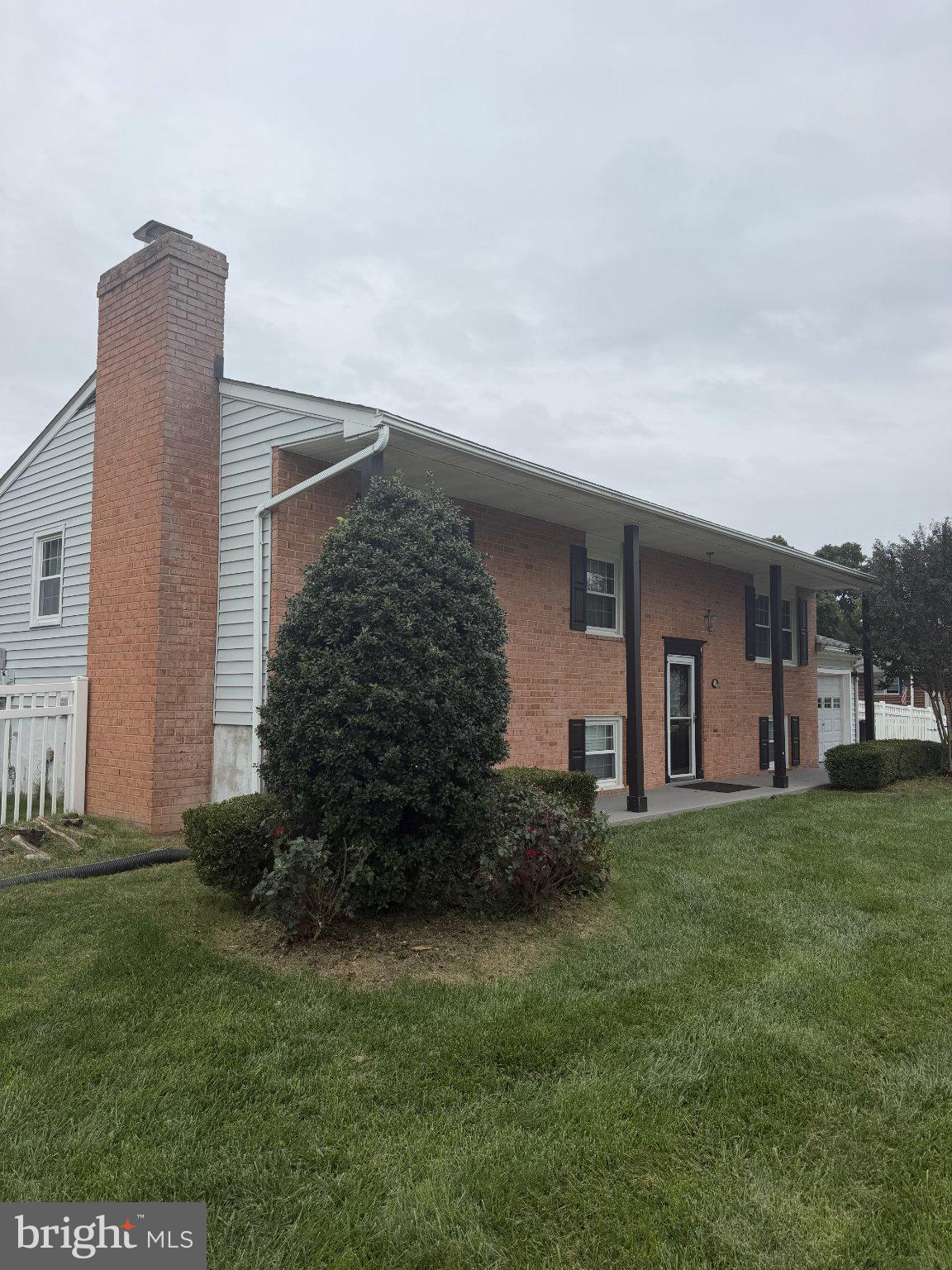 600 LANCELOT LANE