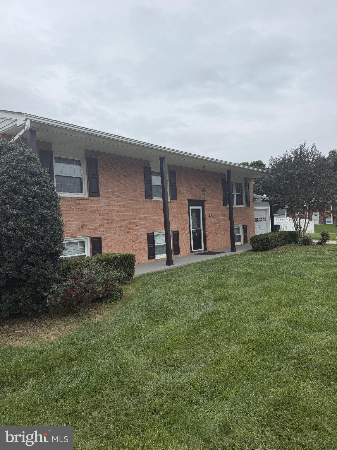 600 LANCELOT LANE
