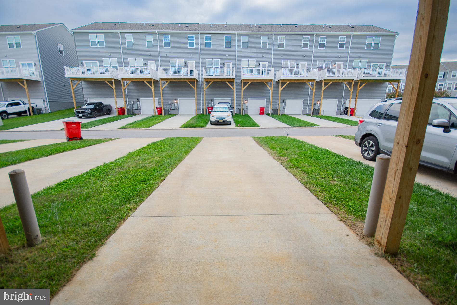 PRESIDENTS POINTE - Residential Lease