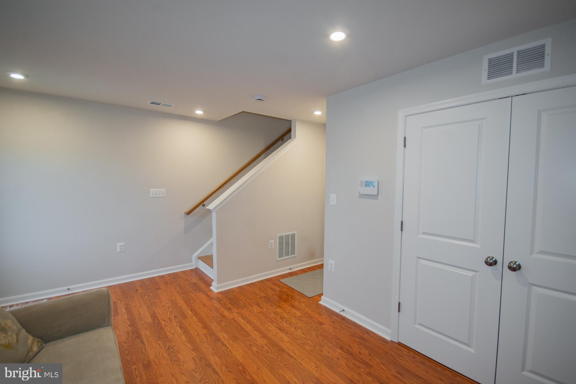 PRESIDENTS POINTE - Residential Lease