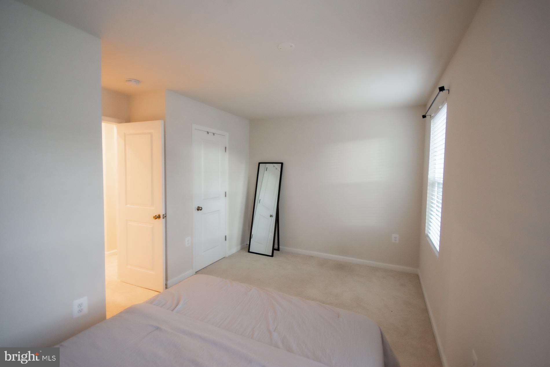 PRESIDENTS POINTE - Residential Lease