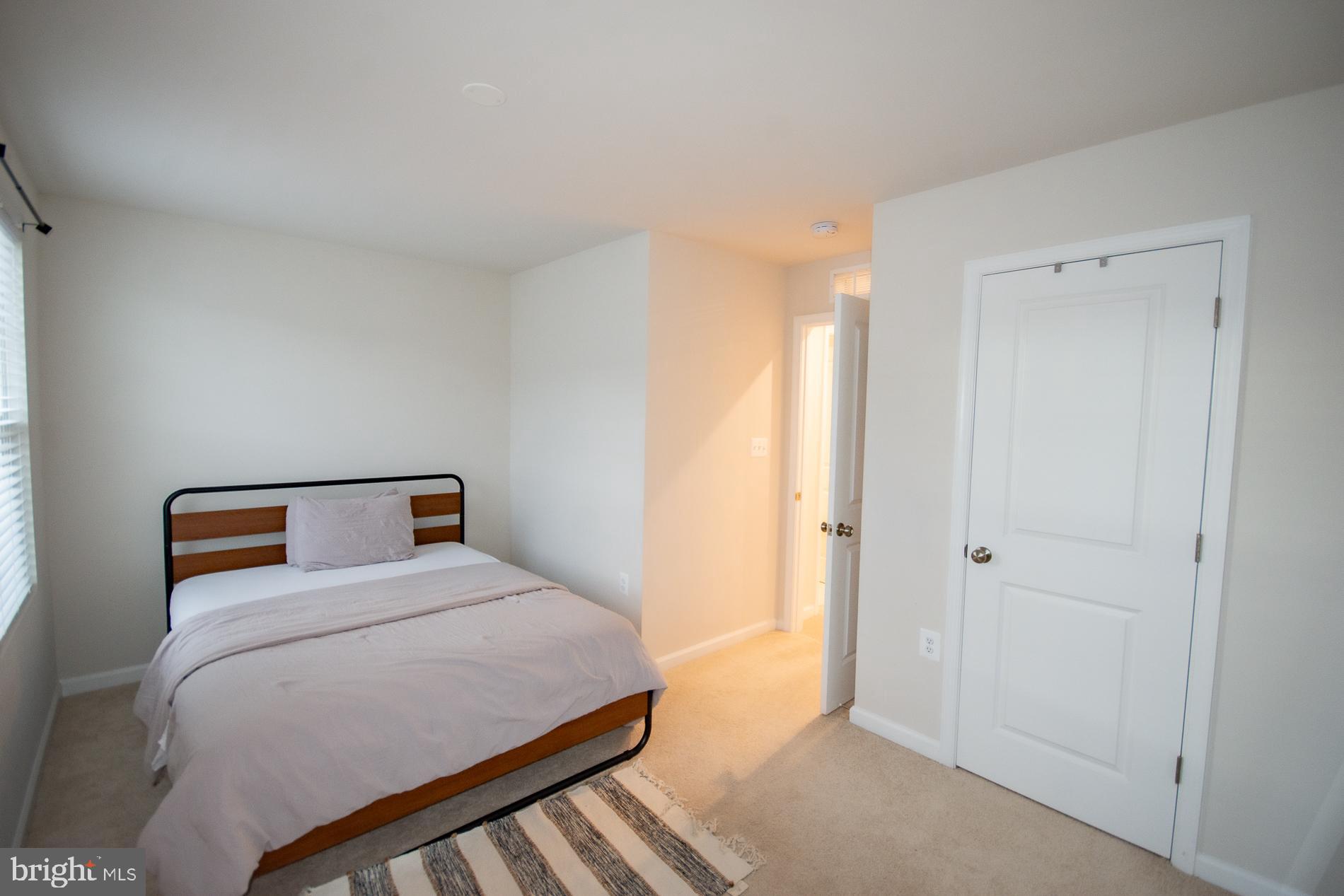 PRESIDENTS POINTE - Residential Lease