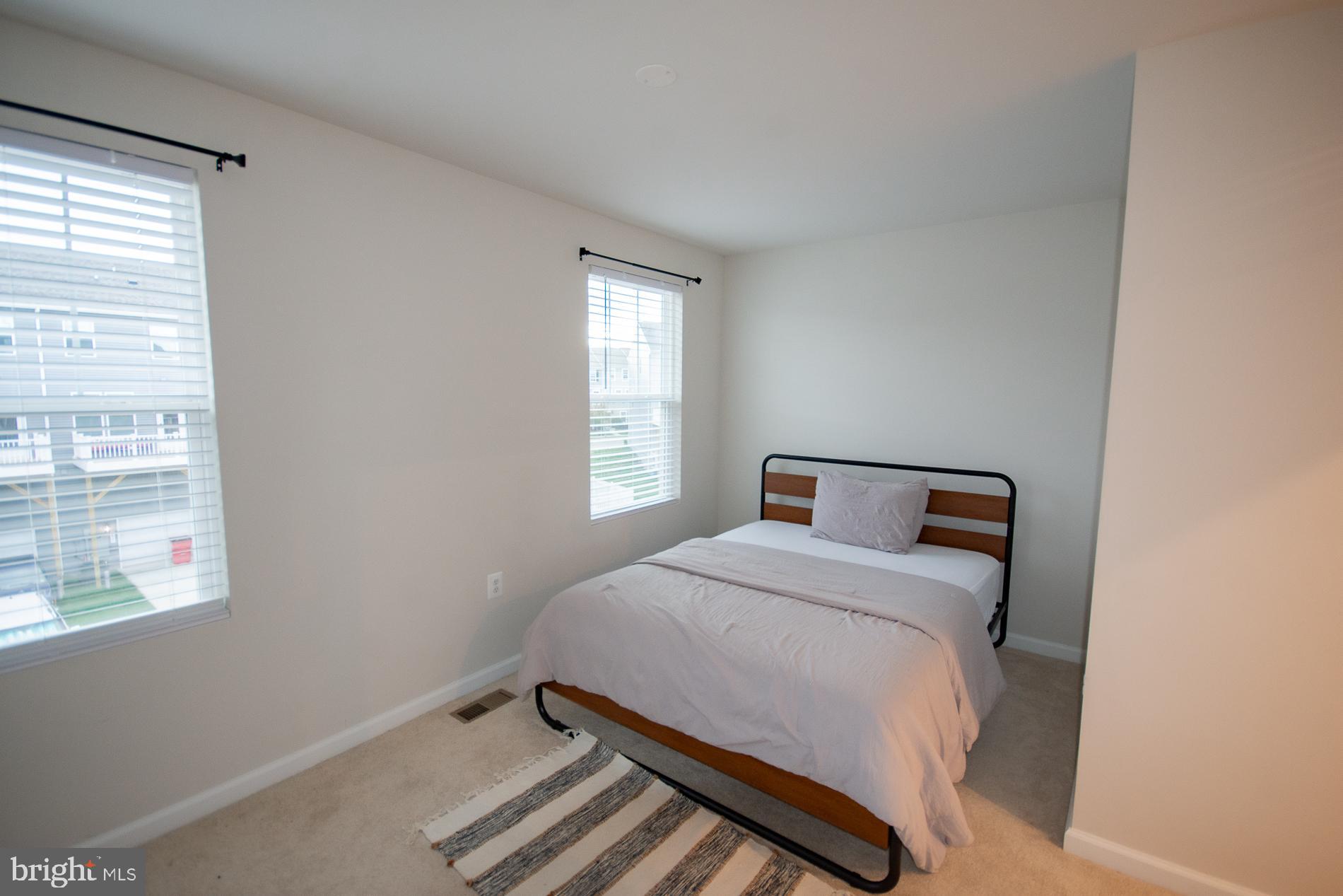PRESIDENTS POINTE - Residential Lease