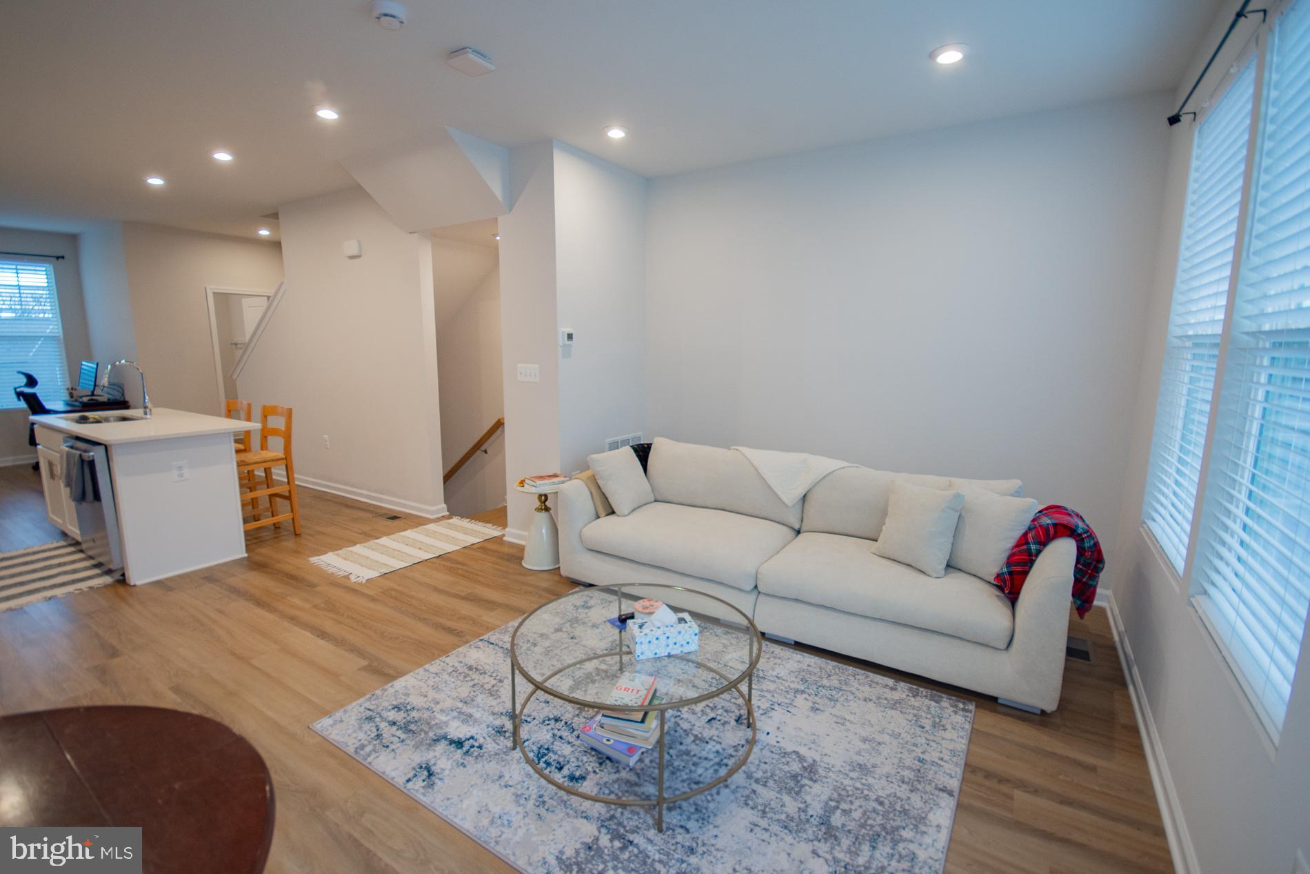 PRESIDENTS POINTE - Residential Lease