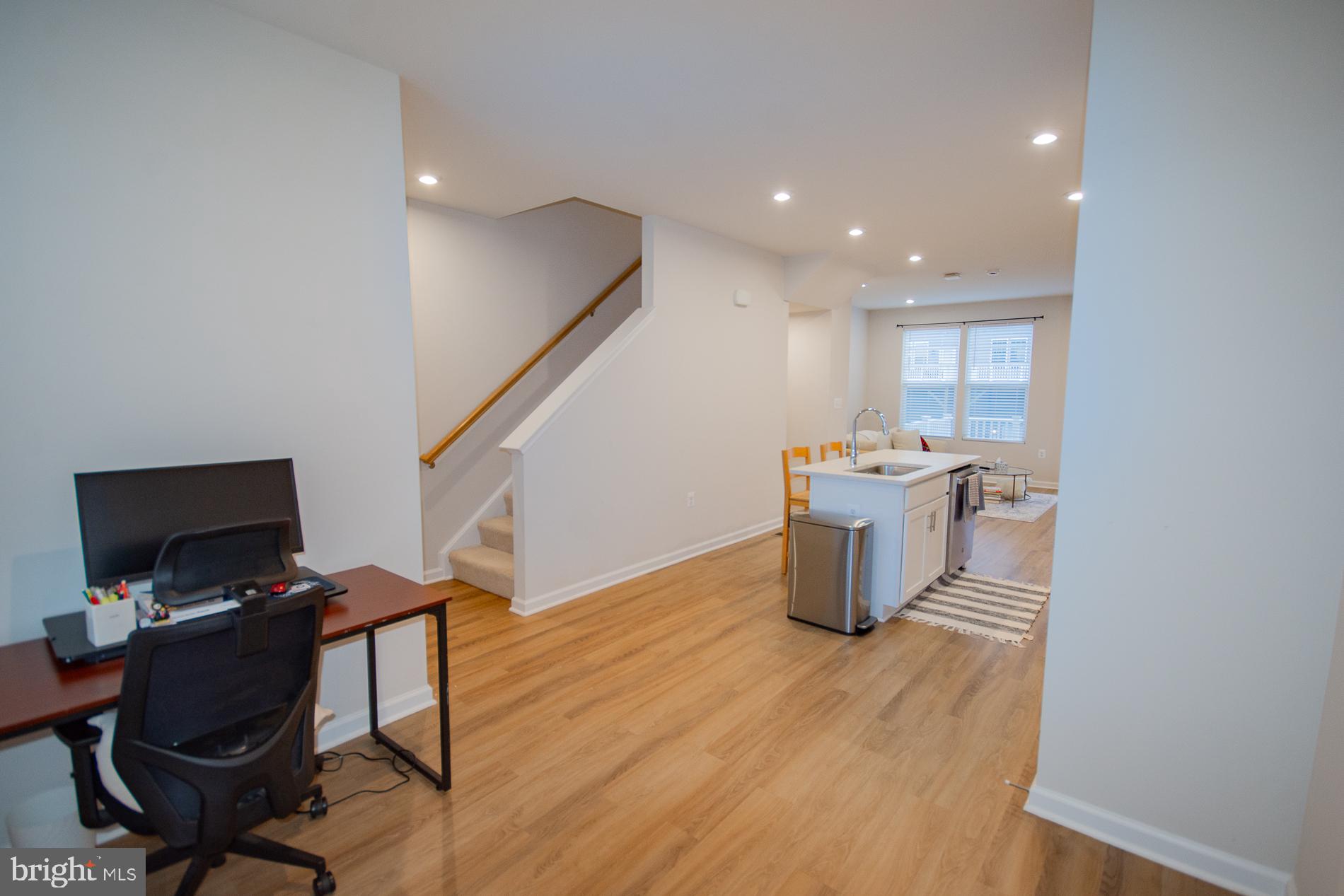 PRESIDENTS POINTE - Residential Lease