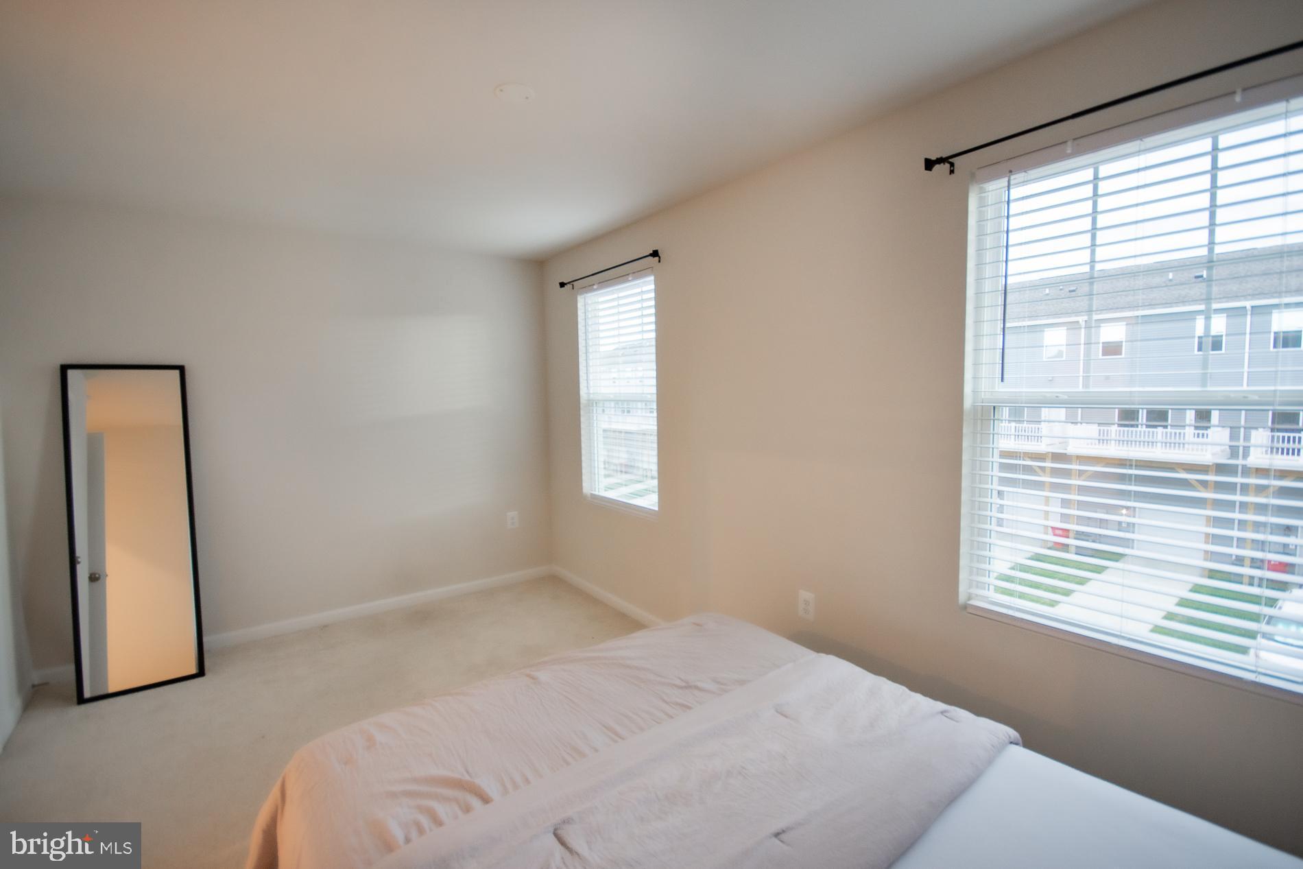 PRESIDENTS POINTE - Residential Lease