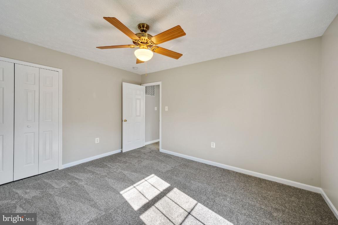 ASHFORD OAKS - Residential