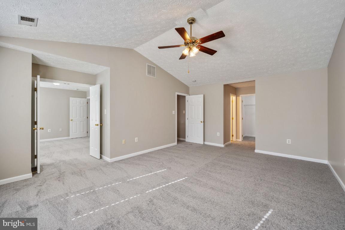 ASHFORD OAKS - Residential