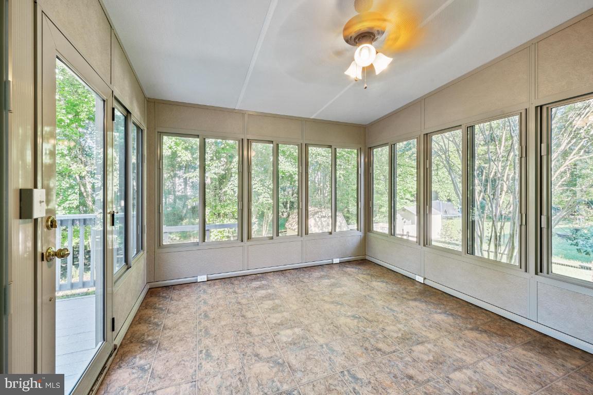 ASHFORD OAKS - Residential