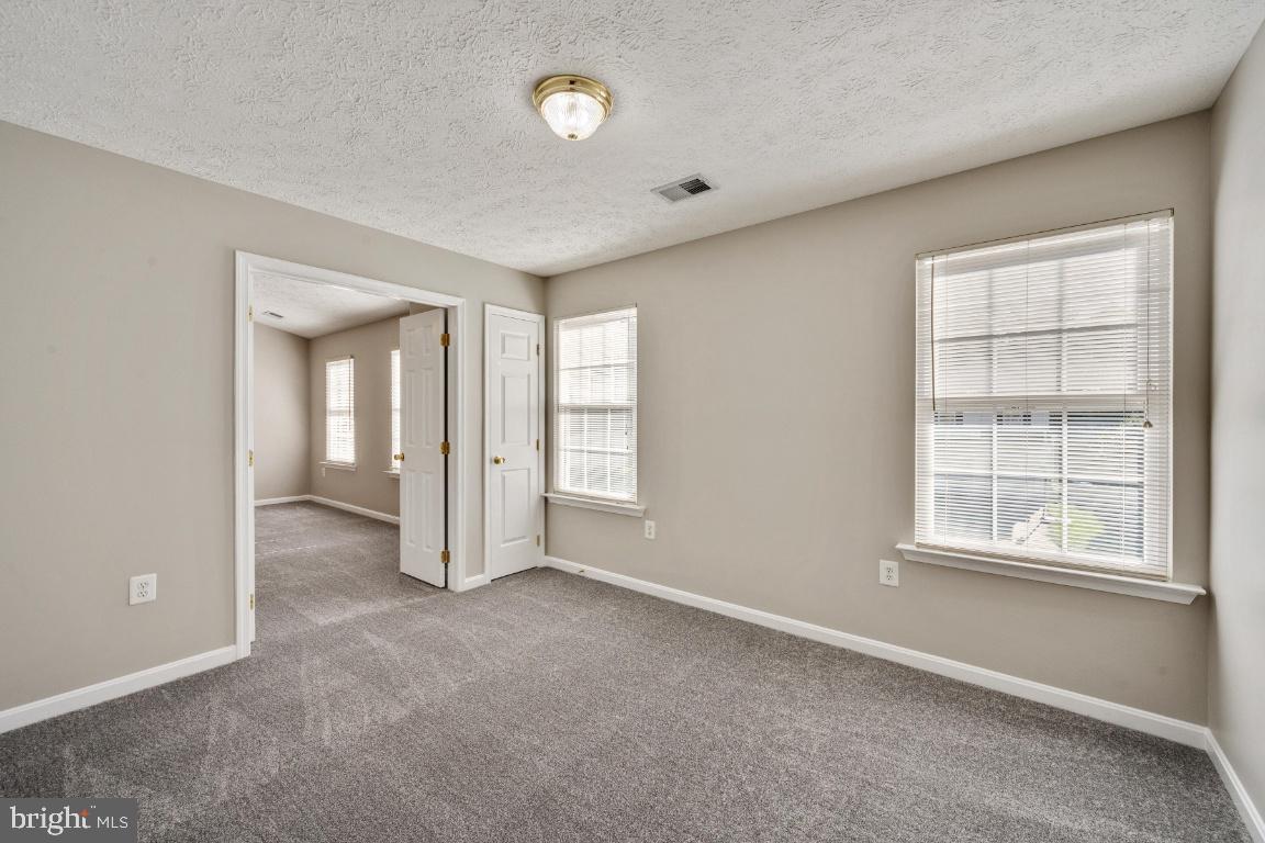 ASHFORD OAKS - Residential