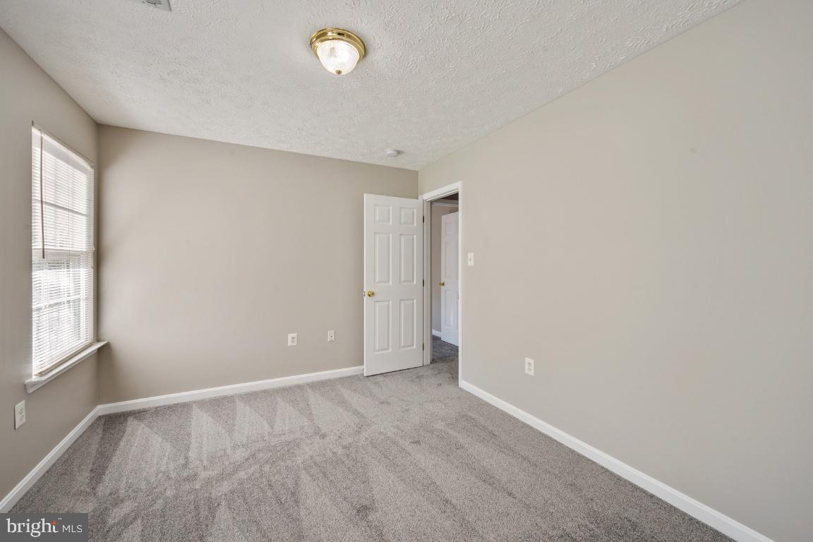 ASHFORD OAKS - Residential