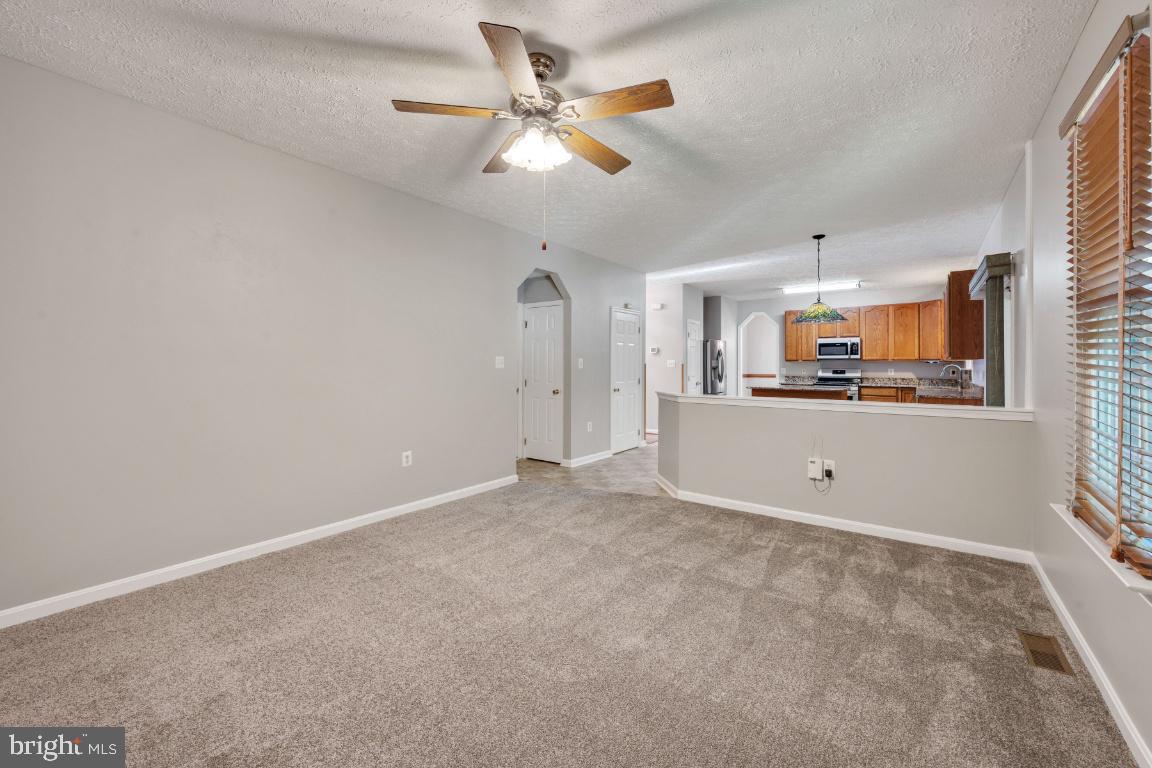 ASHFORD OAKS - Residential