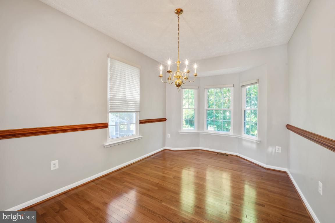 ASHFORD OAKS - Residential