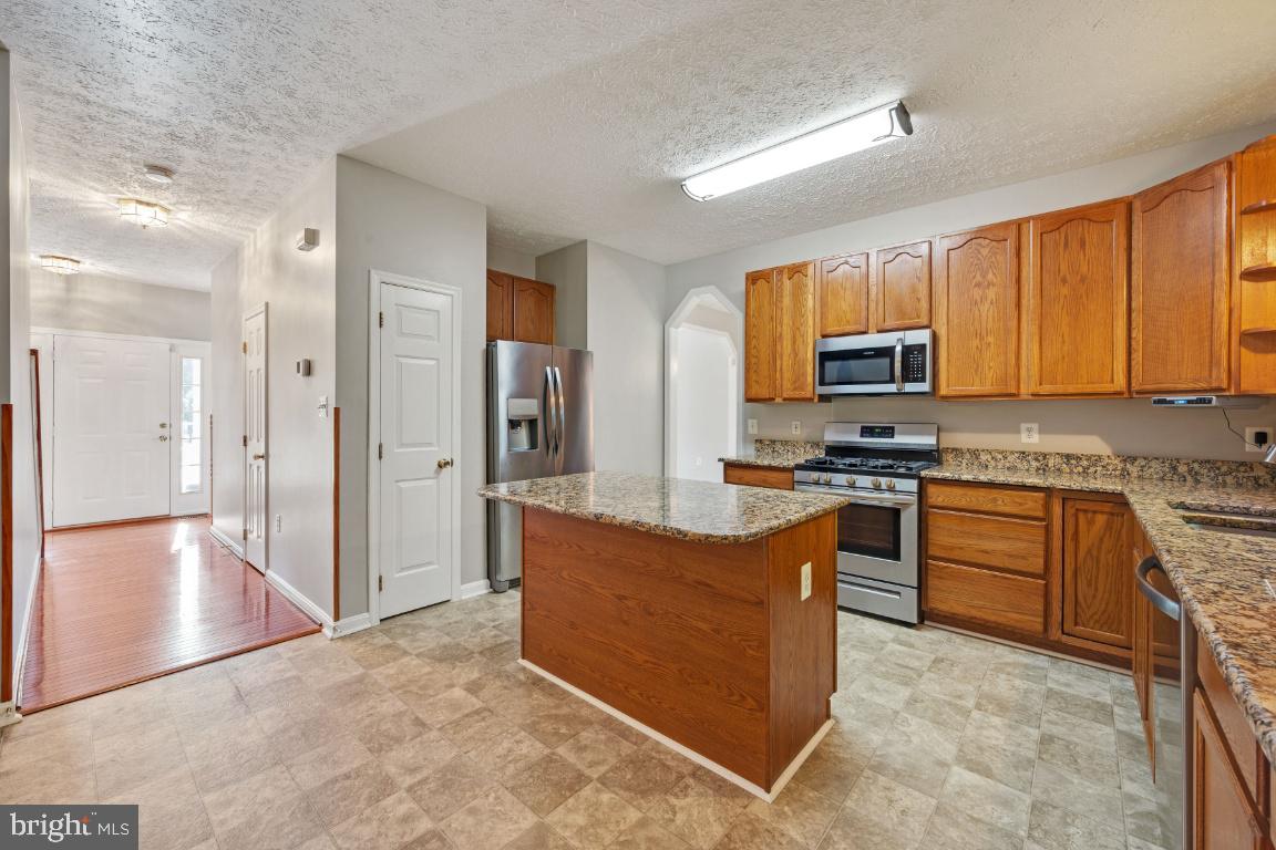 ASHFORD OAKS - Residential