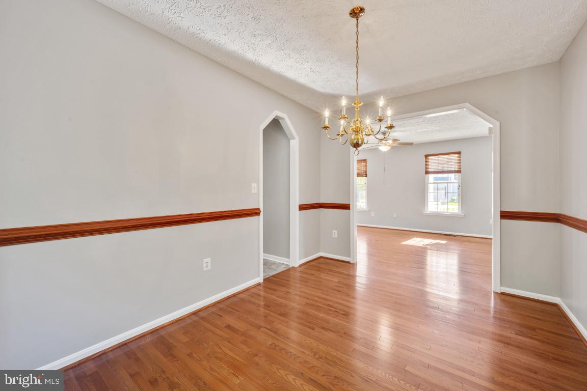 ASHFORD OAKS - Residential