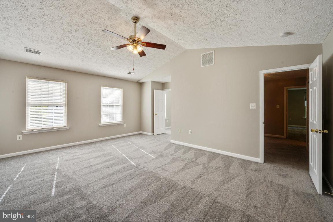 ASHFORD OAKS - Residential