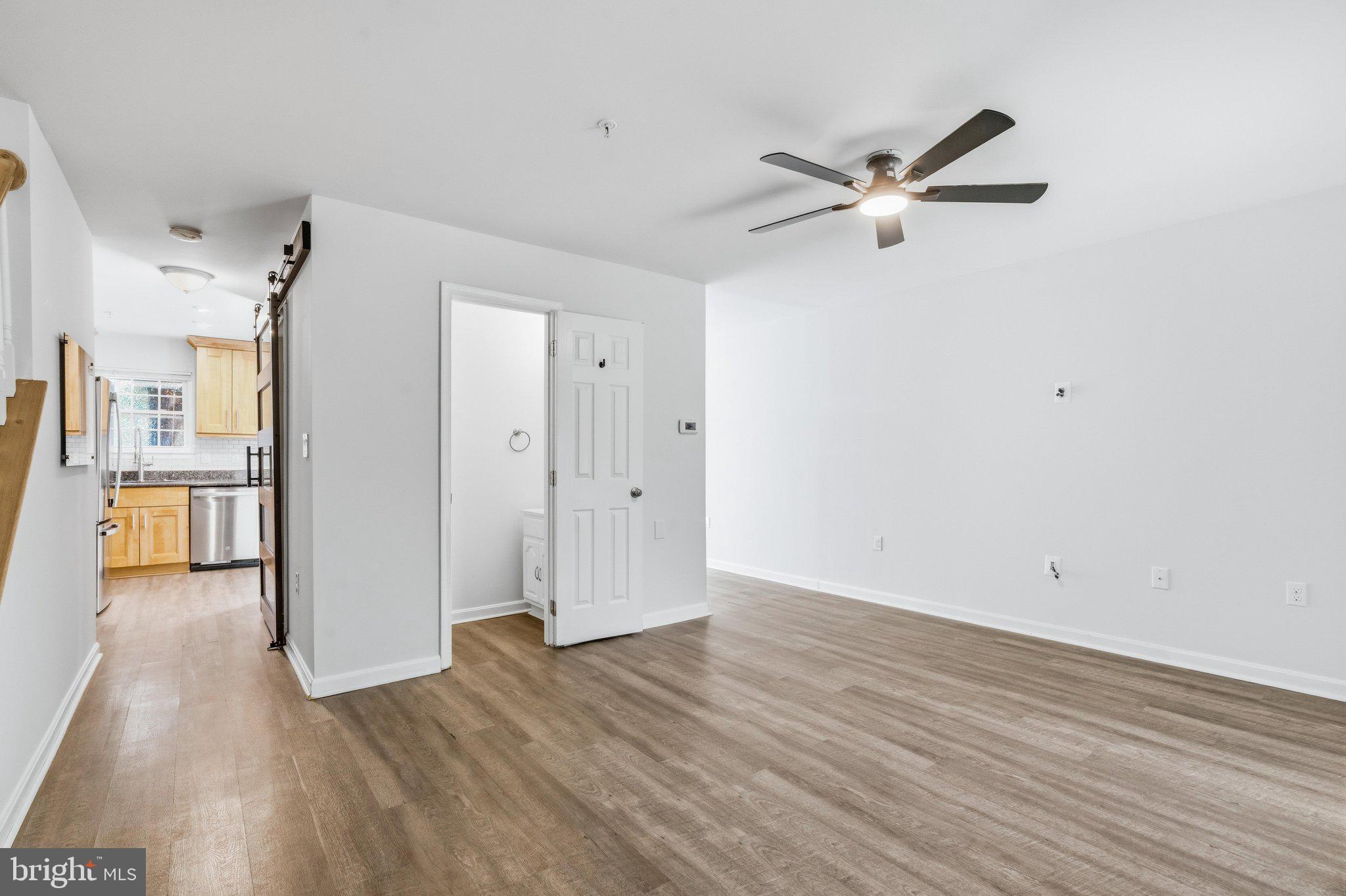 126 N TOWNE COURT