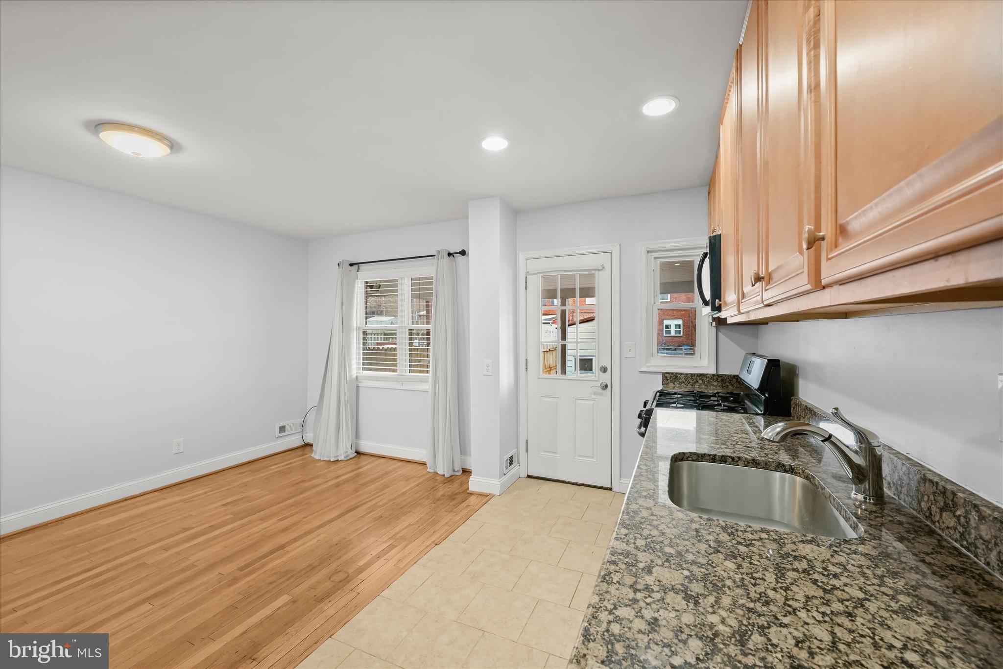 GRAY MANOR - Residential