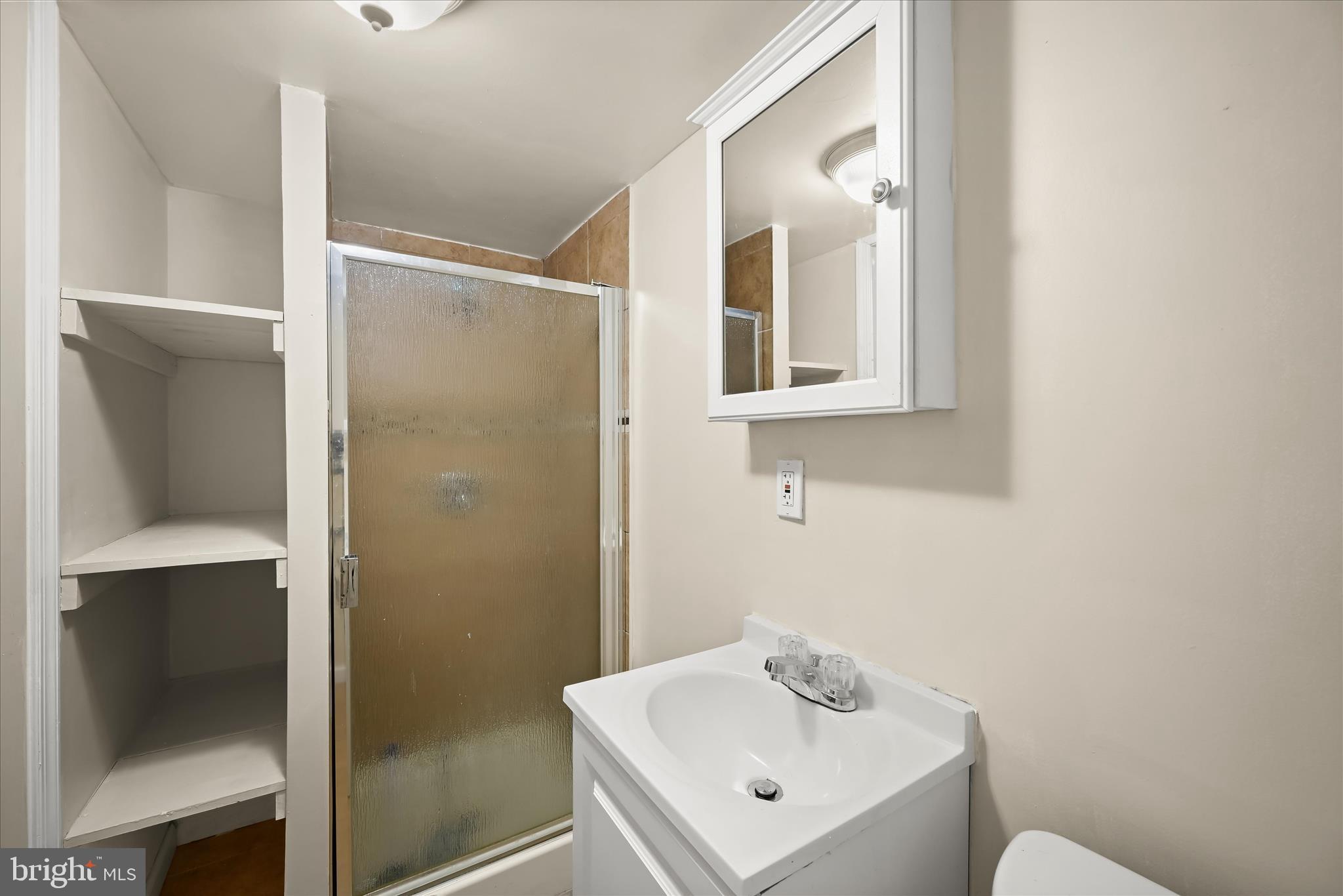 GRAY MANOR - Residential