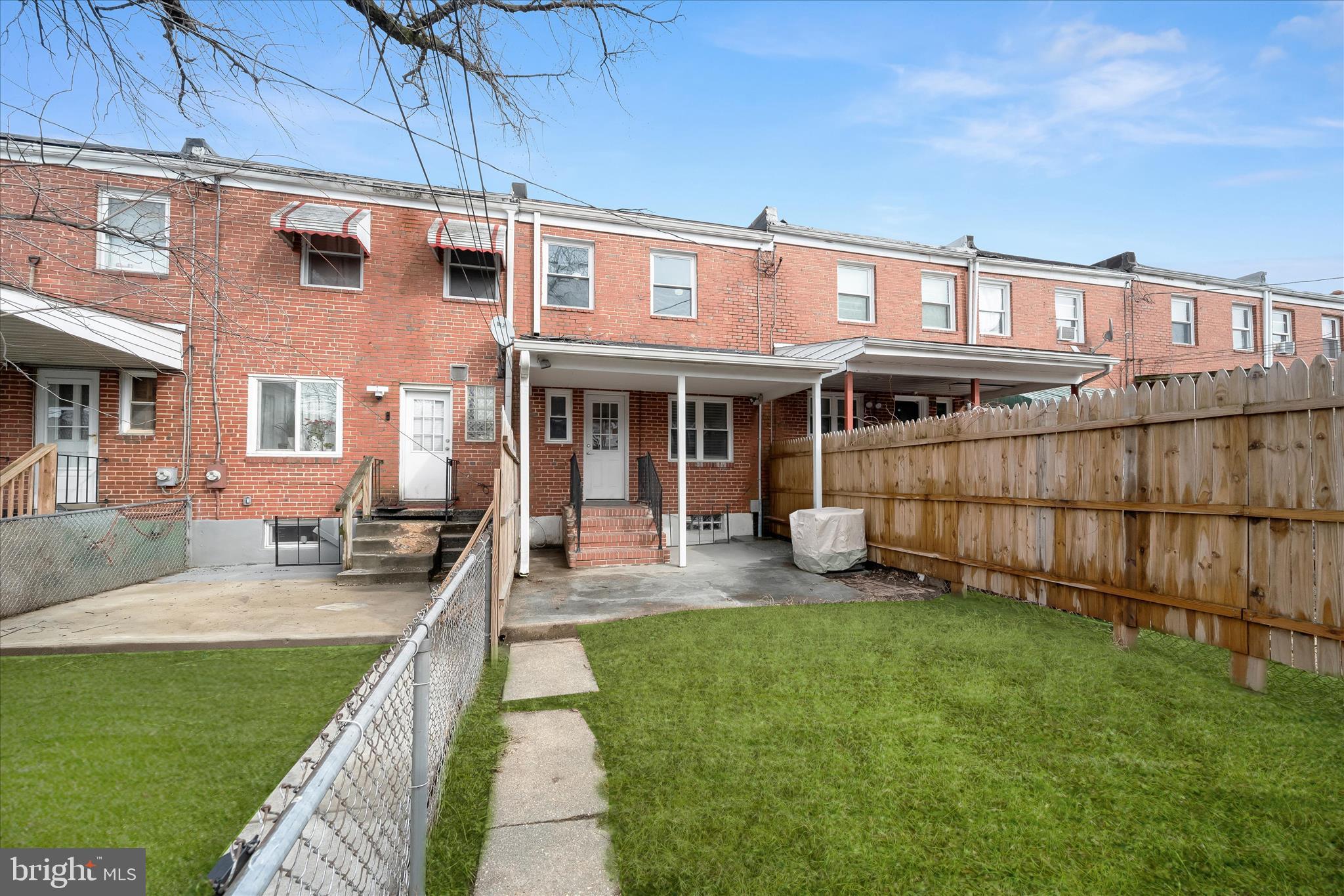 GRAY MANOR - Residential