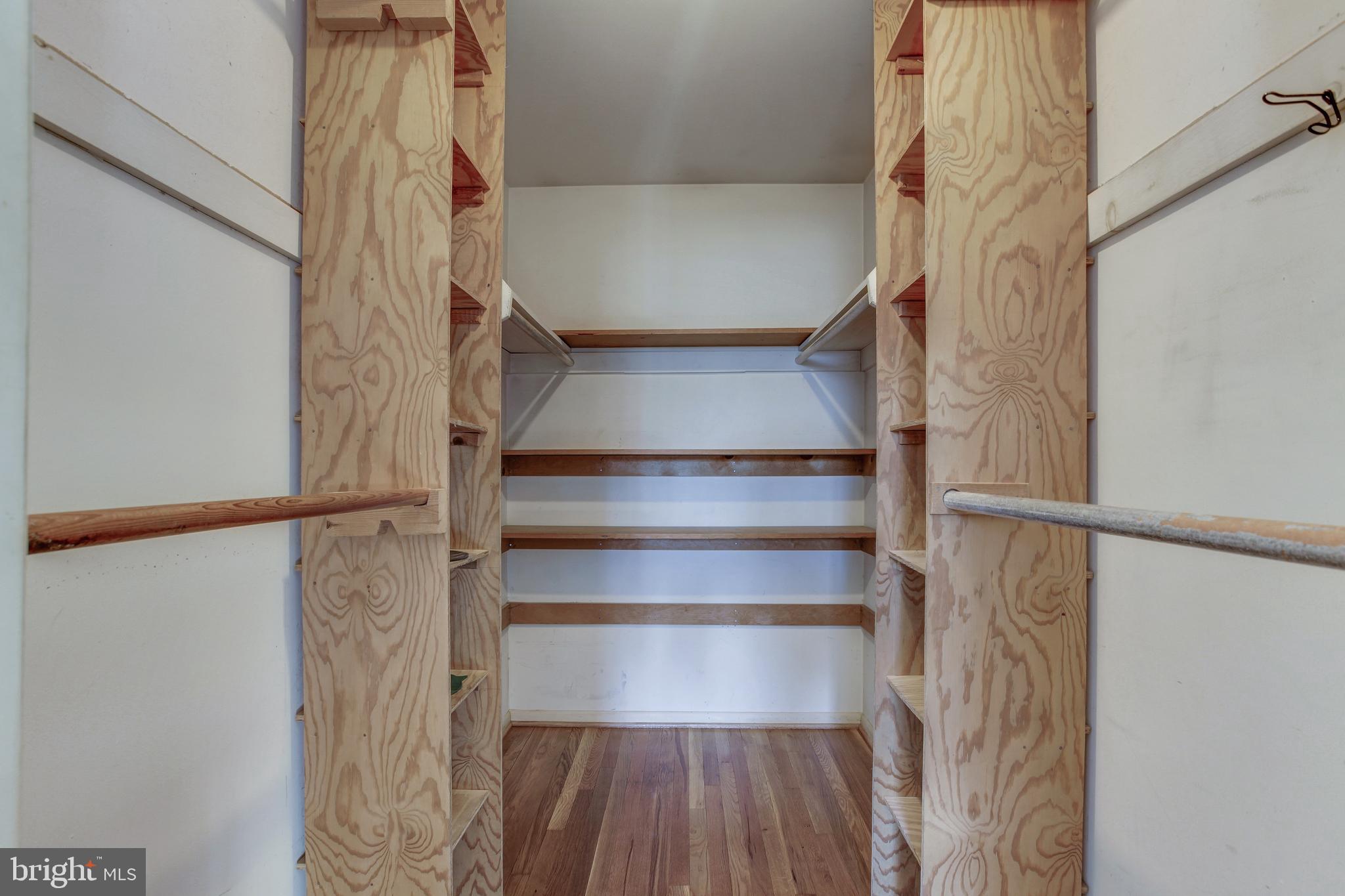 BEL PRE WOODS - Residential