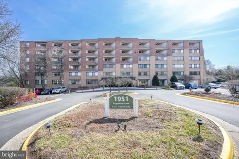 1951 Sagewood Lane Unit 14, Reston, VA MLS: VAFX2225928