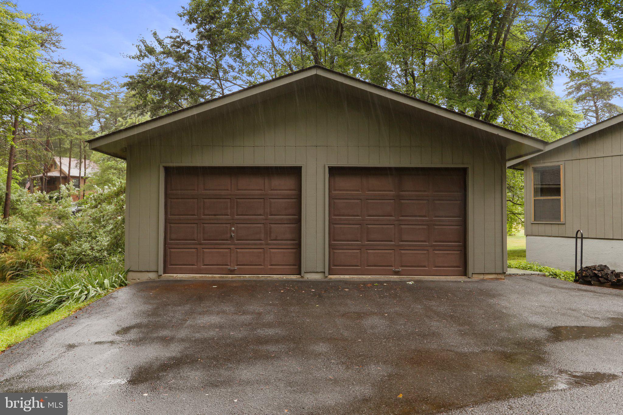 THE WOODS - Residential