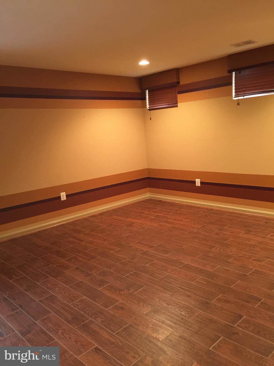 SEVEN OAKS - Residential Lease