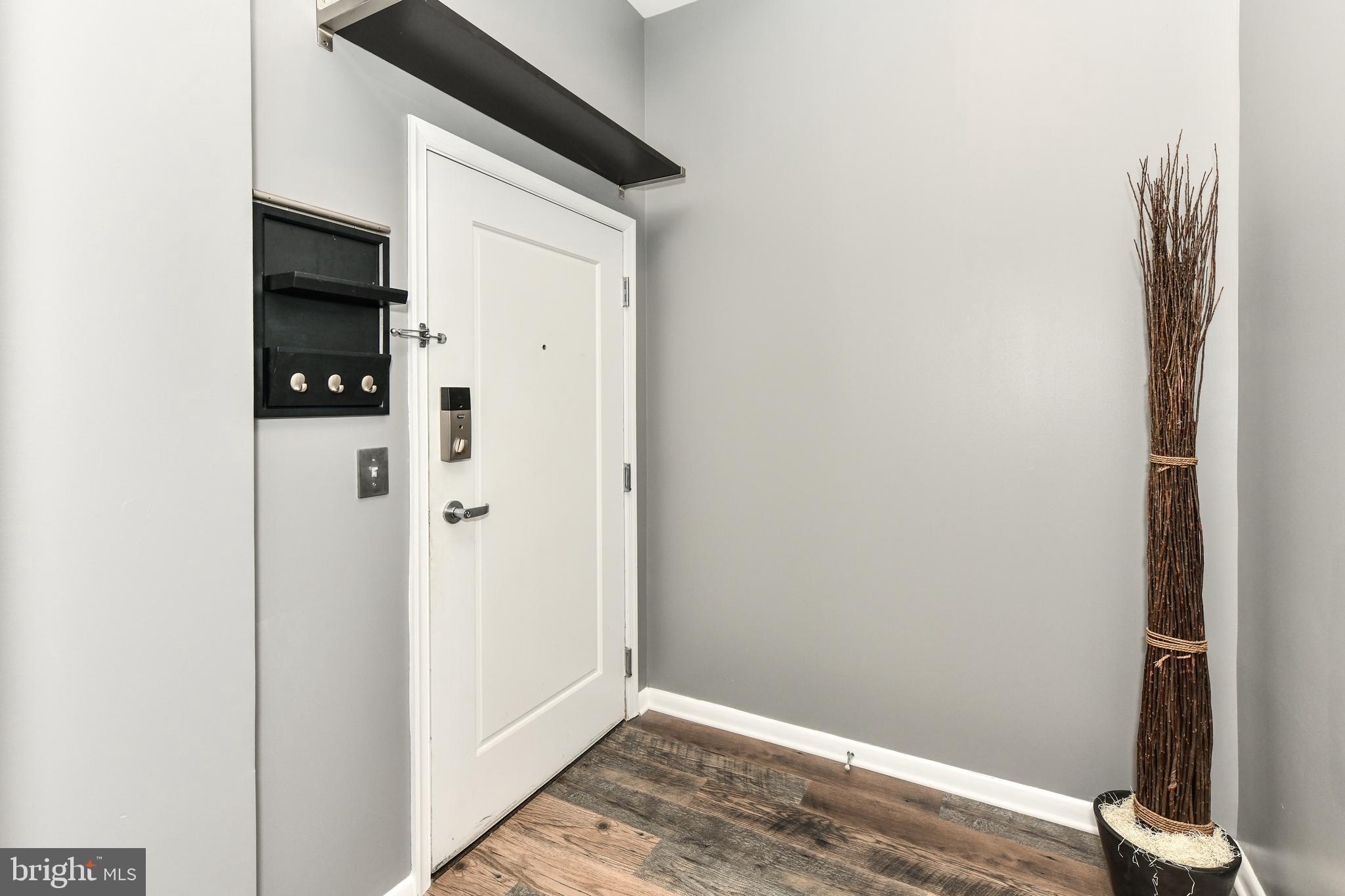 355 I STREET SW S-102