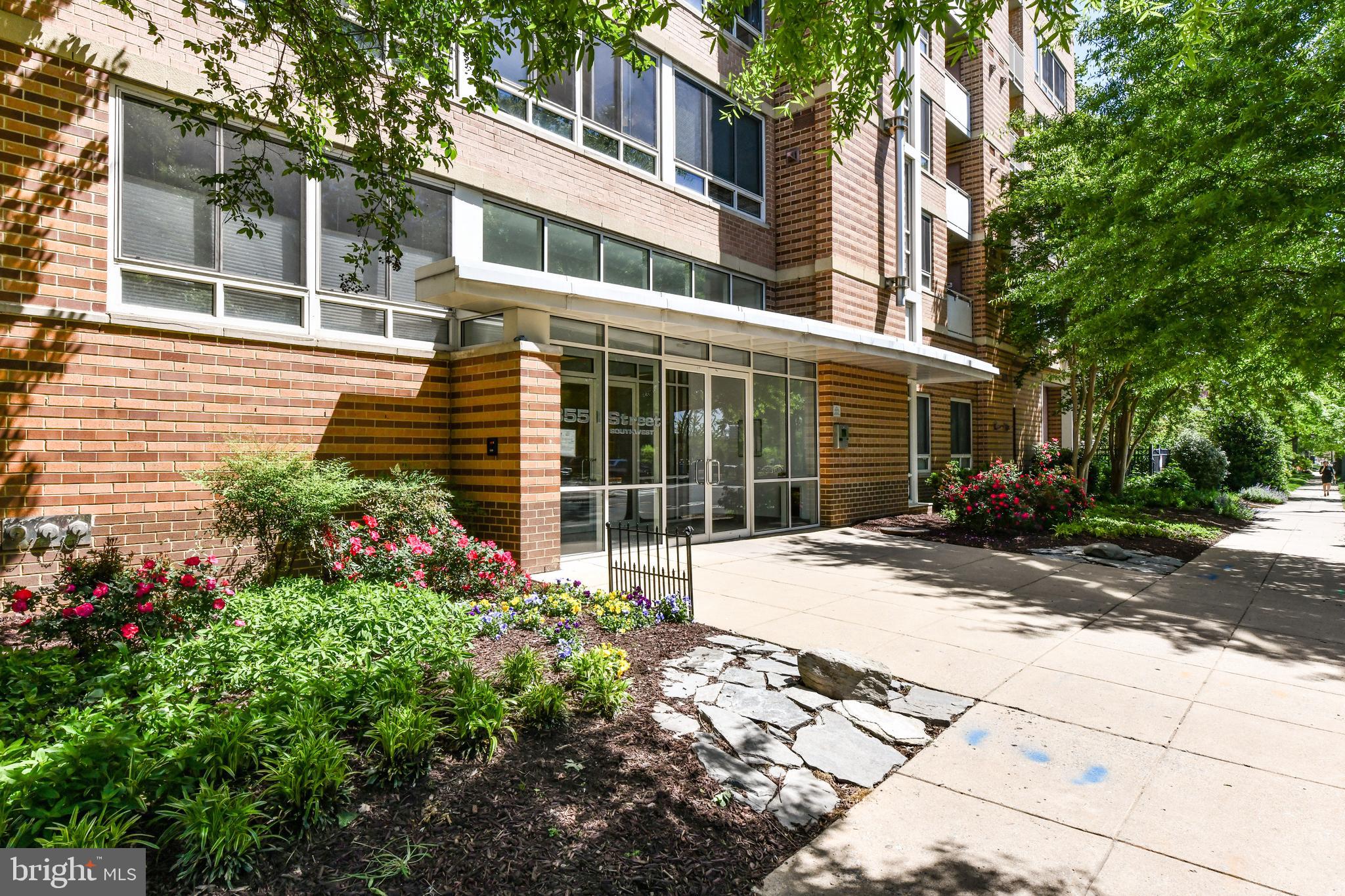 355 I STREET SW S-102