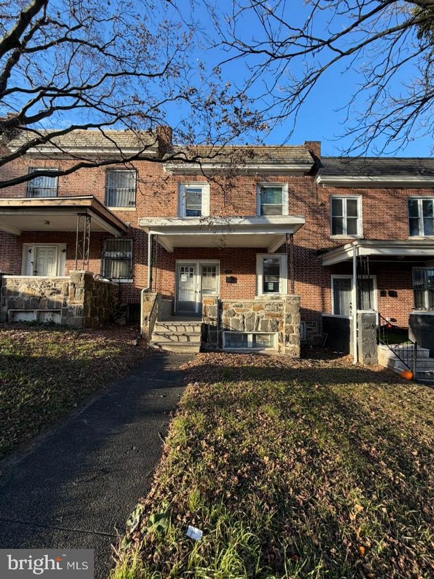 Come and take a look at this charming brick townhouse! Step inside the first unit on the main level and discover the very spacious living space with fireplace. With one ample-sized bedroom and your own full bathroom, dining area and kitchen, this home is ideal for those seeking a cozy yet functional layout. The second unit on the upper level has 2 decent-sized bedrooms and 1 full bathroom. Large rear yard with ample parking. Occupy one unit and rent the other! Hurry and schedule your showings now!