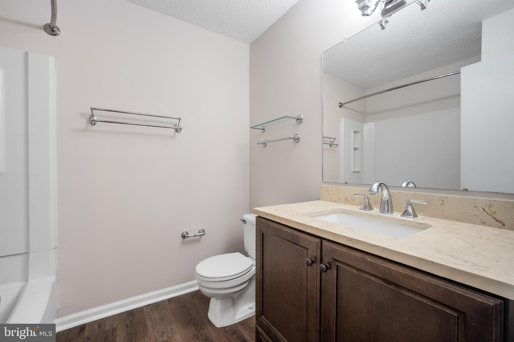 RESTON - Residential