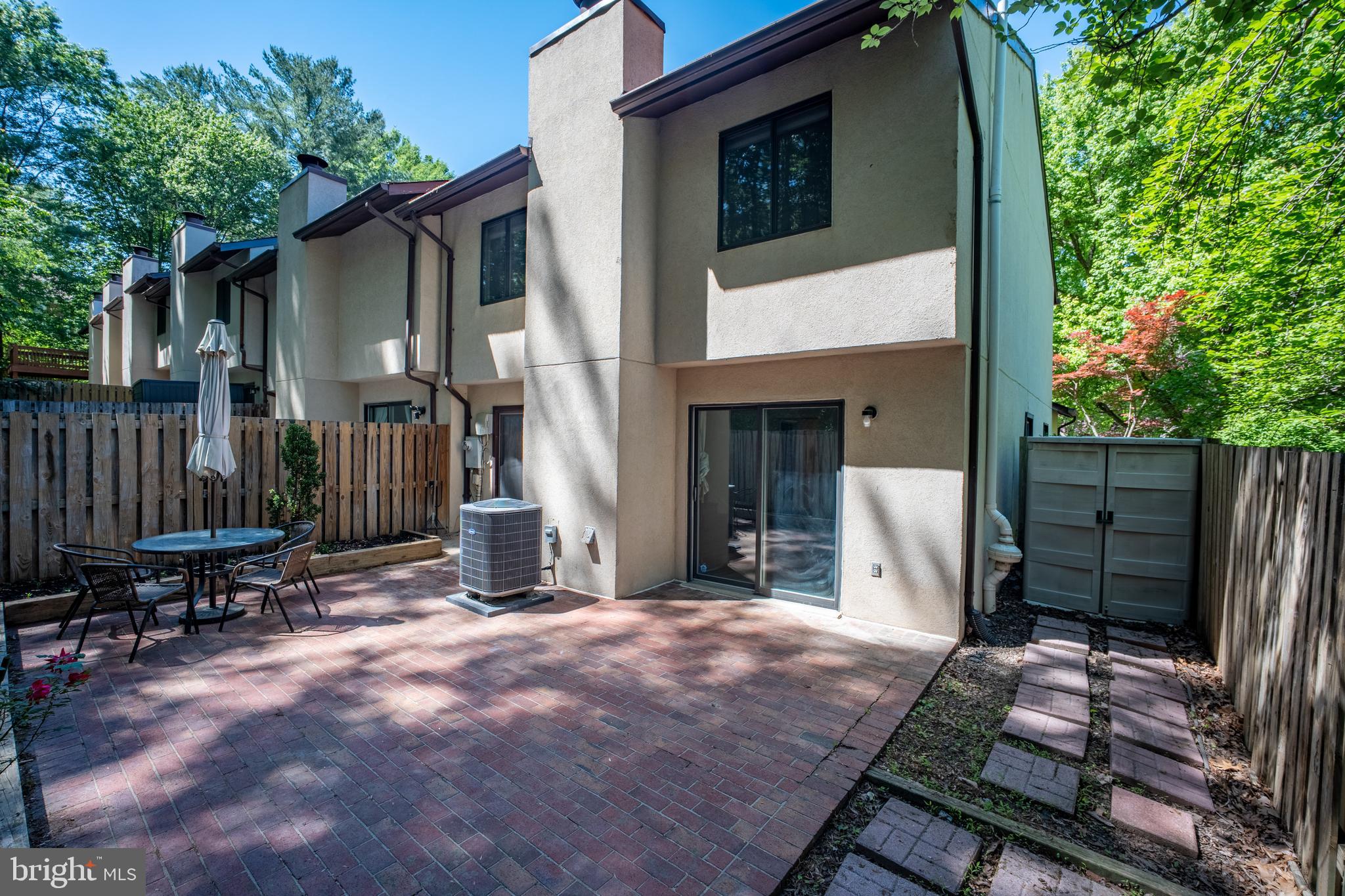 RESTON - Residential