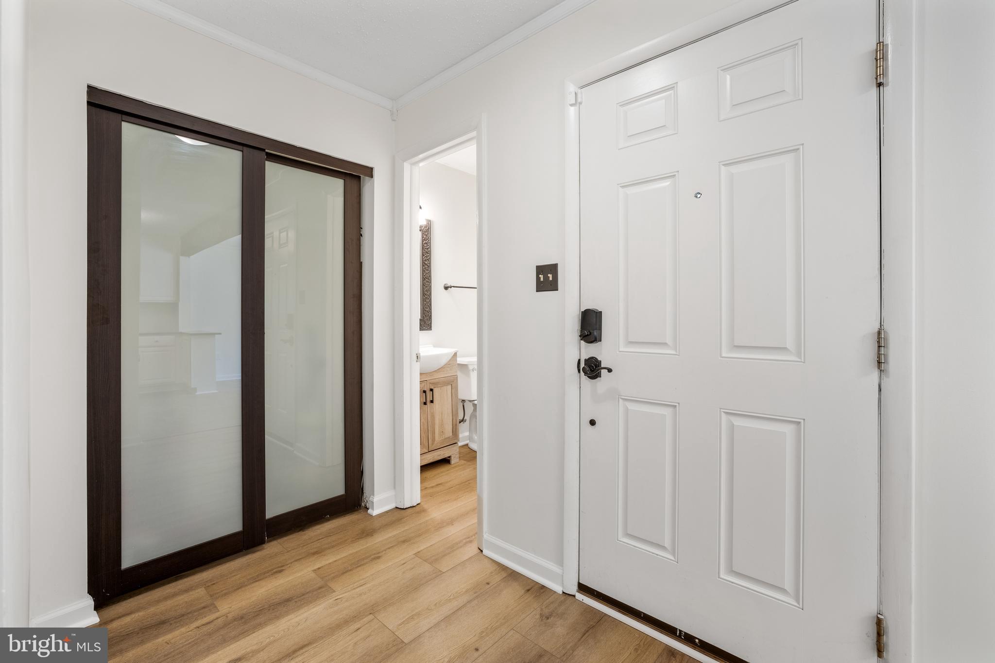 RESTON - Residential