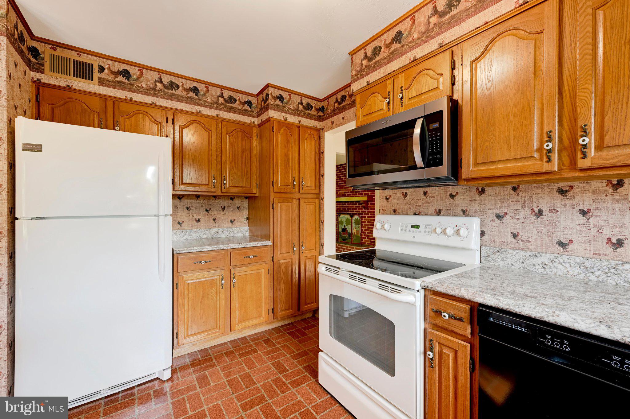 851 E WHEEL ROAD