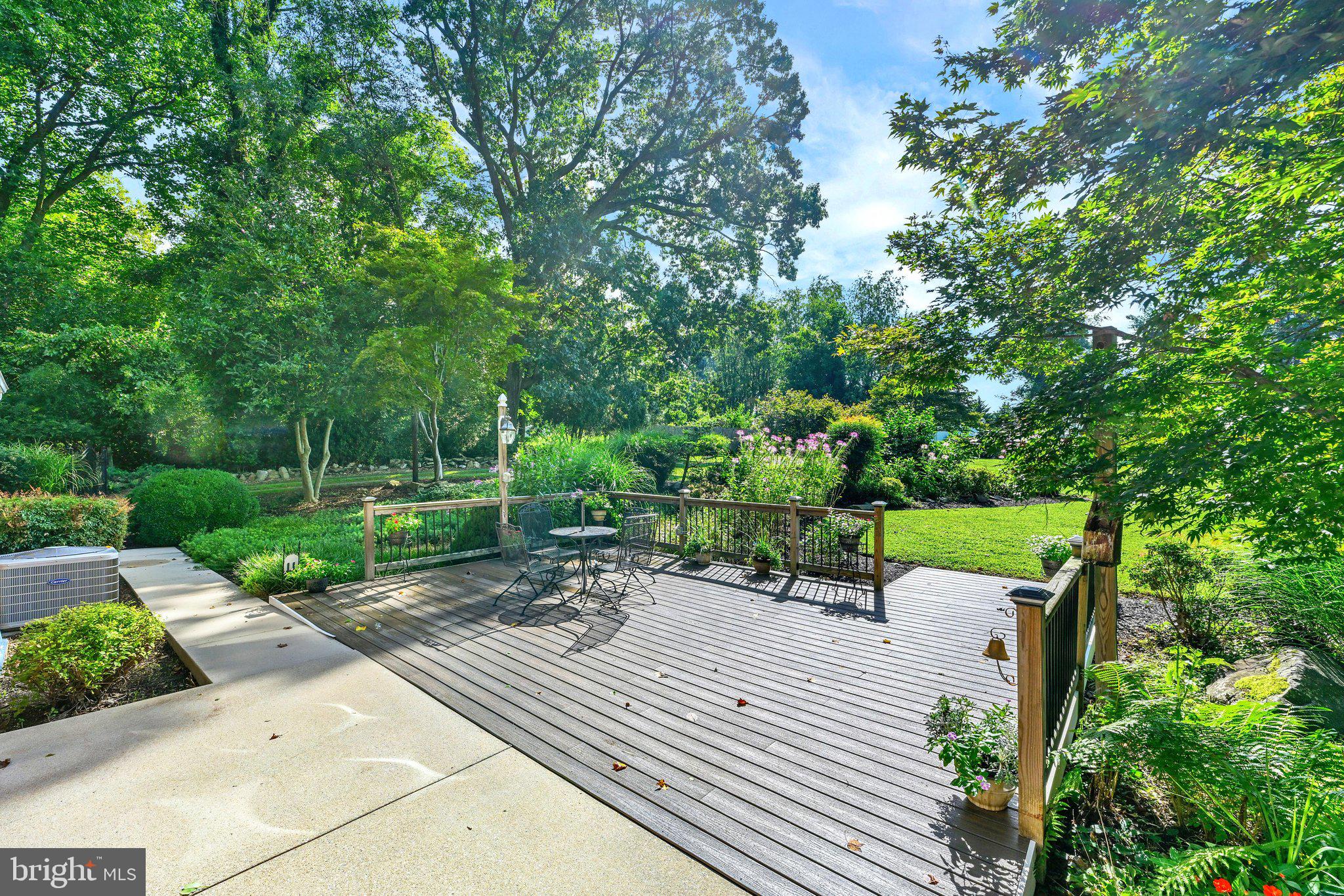 851 E WHEEL ROAD