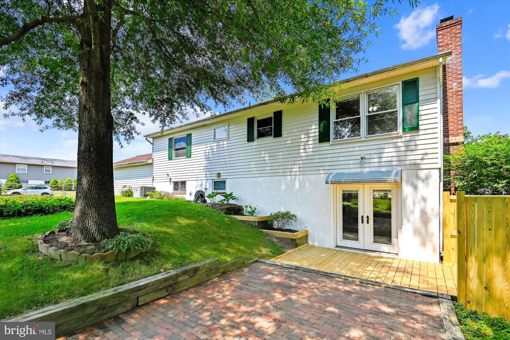 477 RITA DRIVE