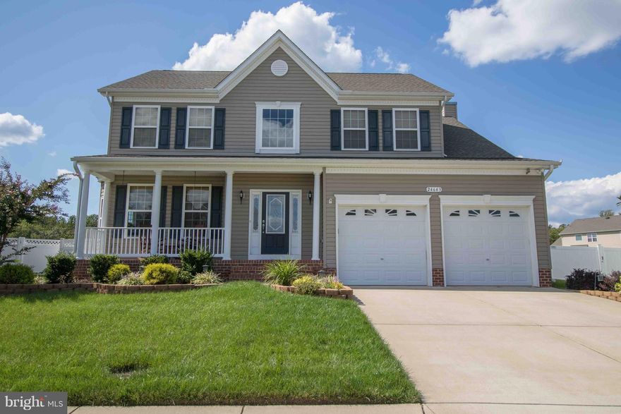 This is a Beautiful Preston Model that is bumped out which gives you plenty of room all through the home.  Modern kitchen with stainless steel and plenty of space.  There is a lawn sprinkler system as well a fenced in backyard. Finished rec room with multi media package with ceiling speakers.  Deluxe master bath in master bedroom.  You will love the layout of this home.