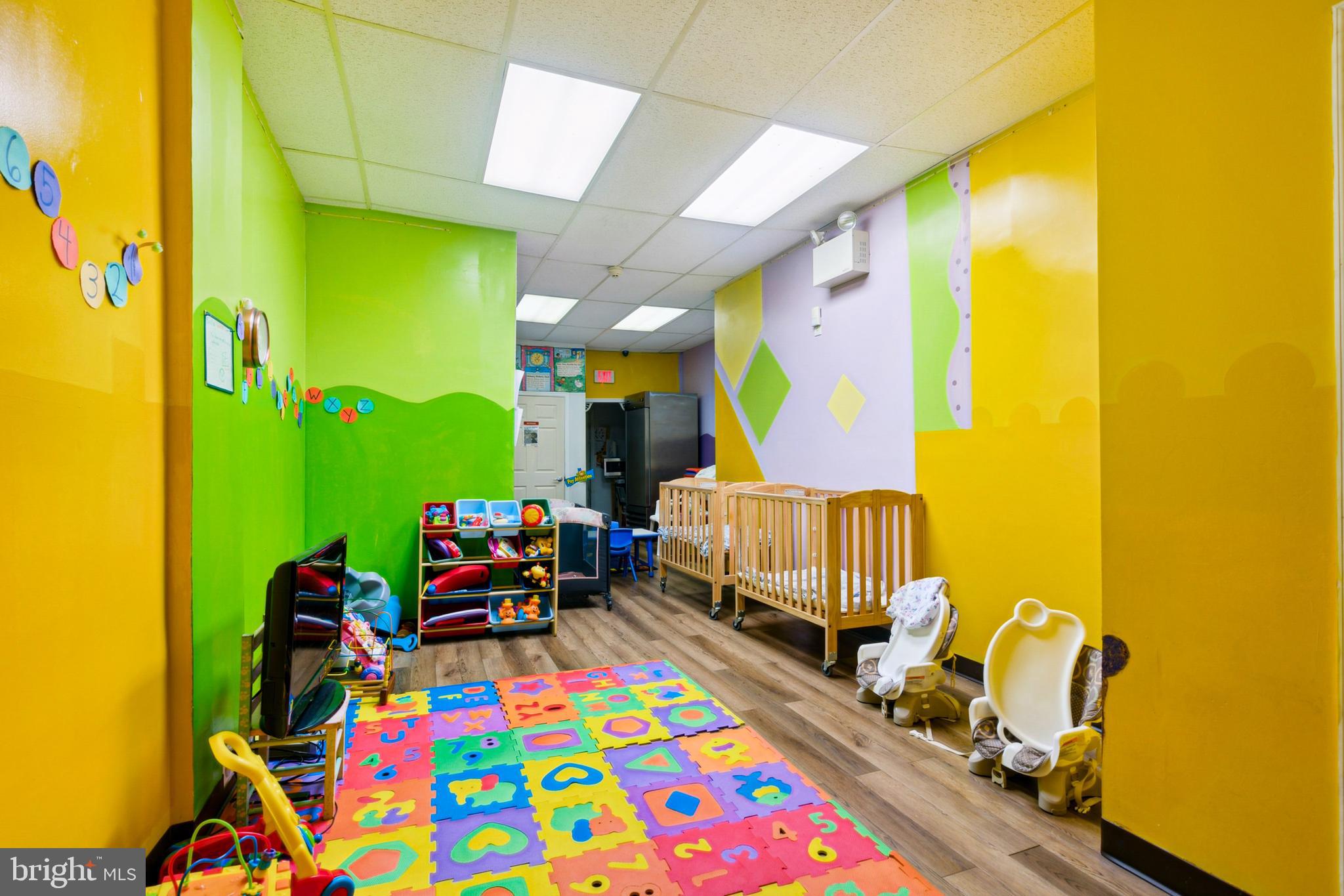 PHILADELPHIA (SOUTHWEST) - Commercial Sale