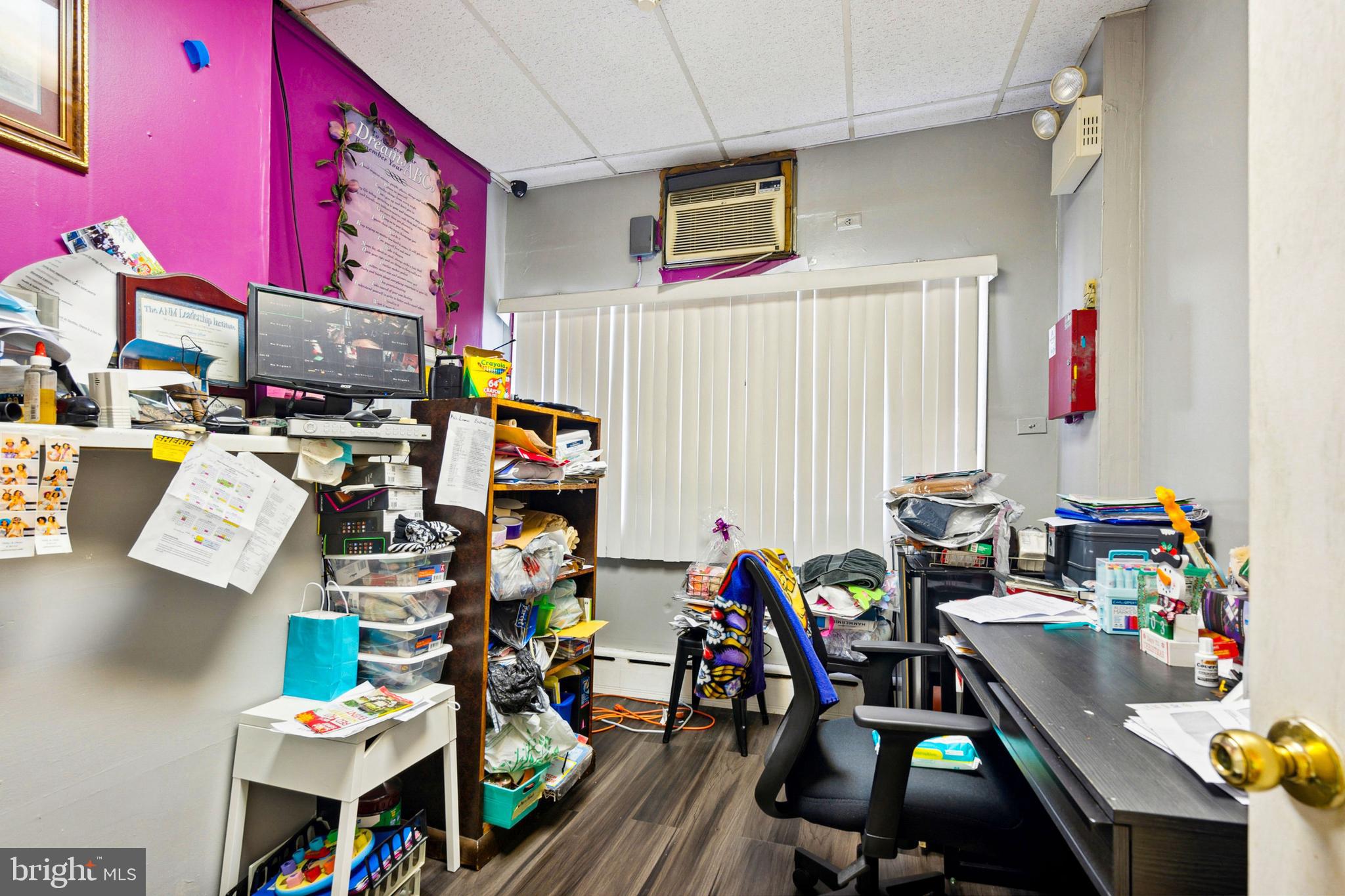 PHILADELPHIA (SOUTHWEST) - Commercial Sale