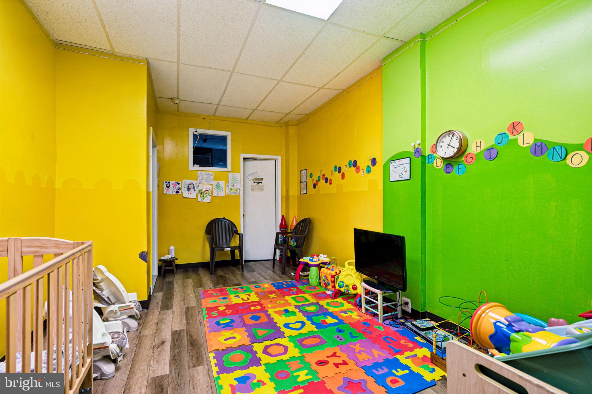 PHILADELPHIA (SOUTHWEST) - Commercial Sale