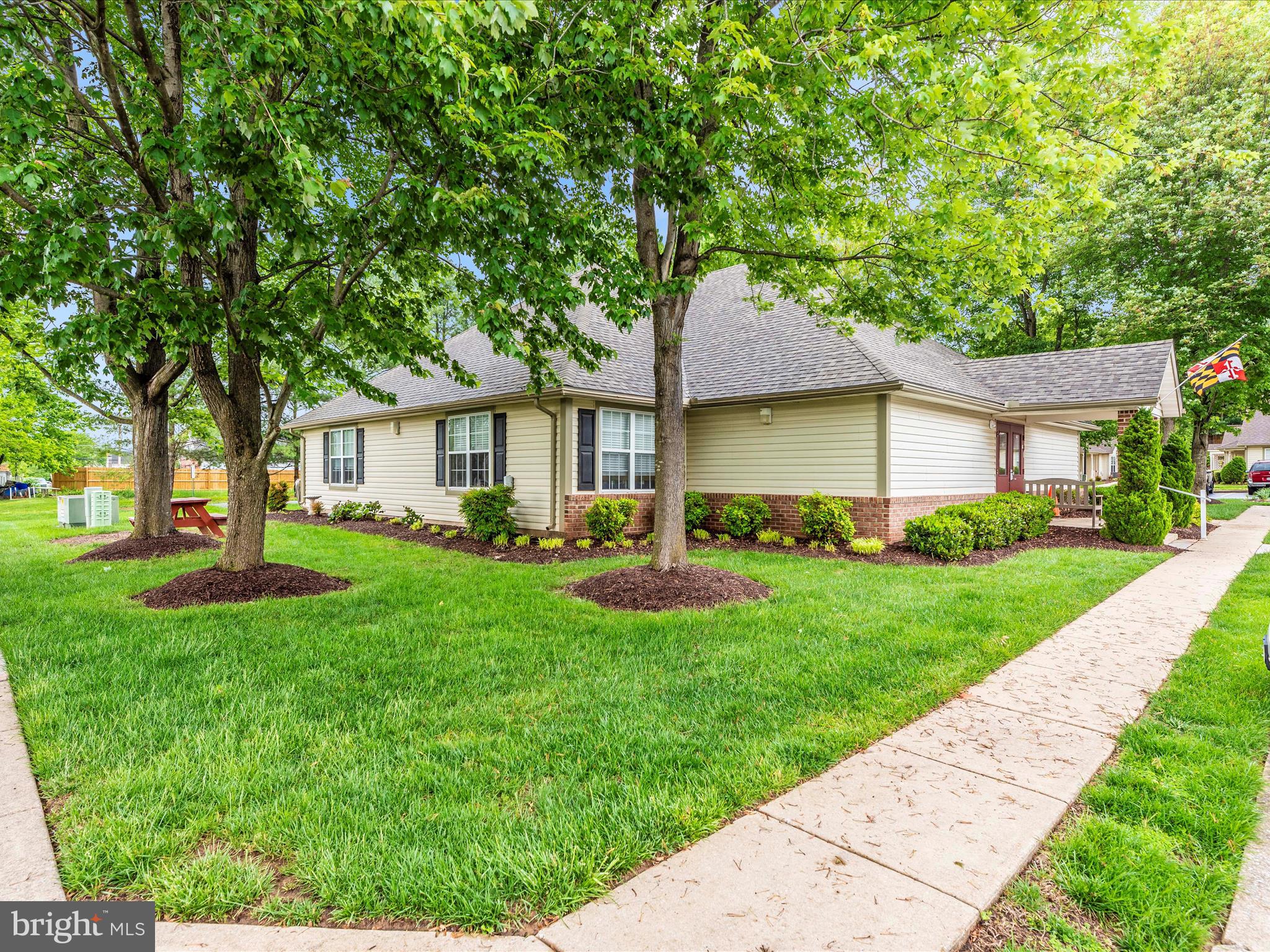 WINIFRED MANOR - Residential