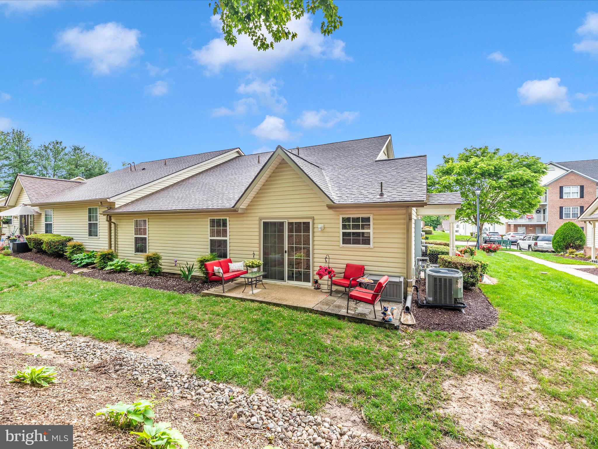 WINIFRED MANOR - Residential