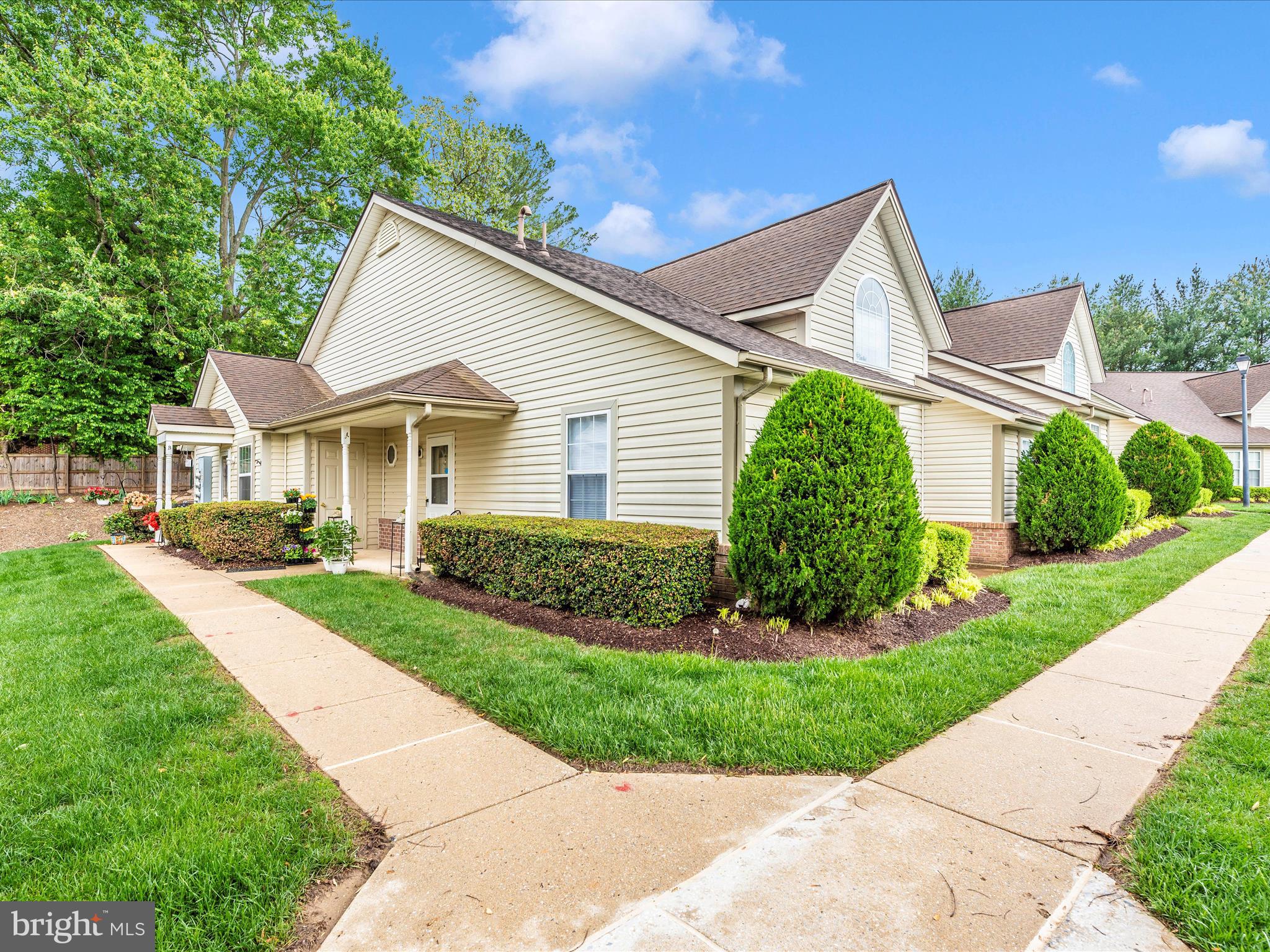 WINIFRED MANOR - Residential