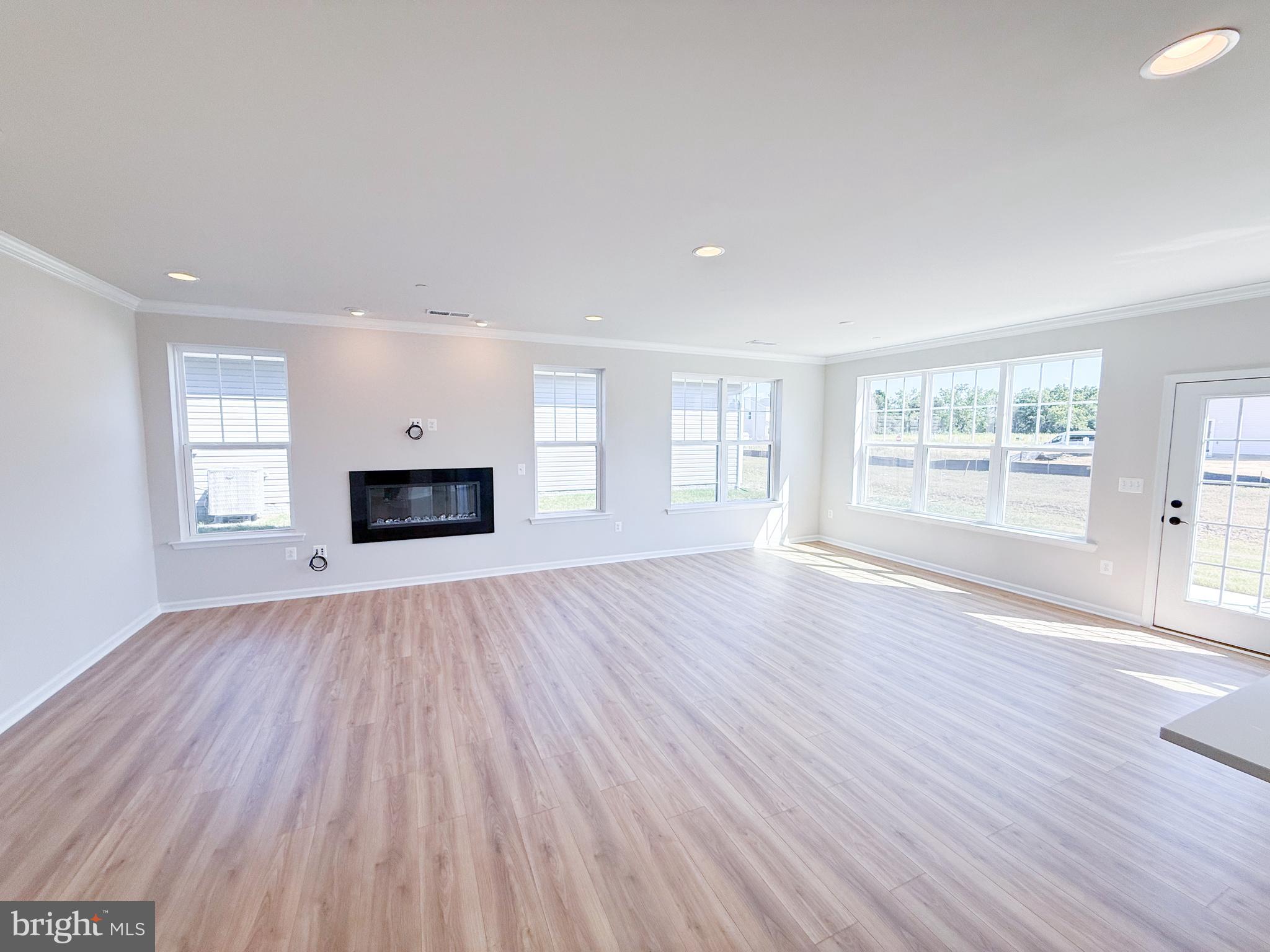 1557 LAKE TAHOE DR COURT