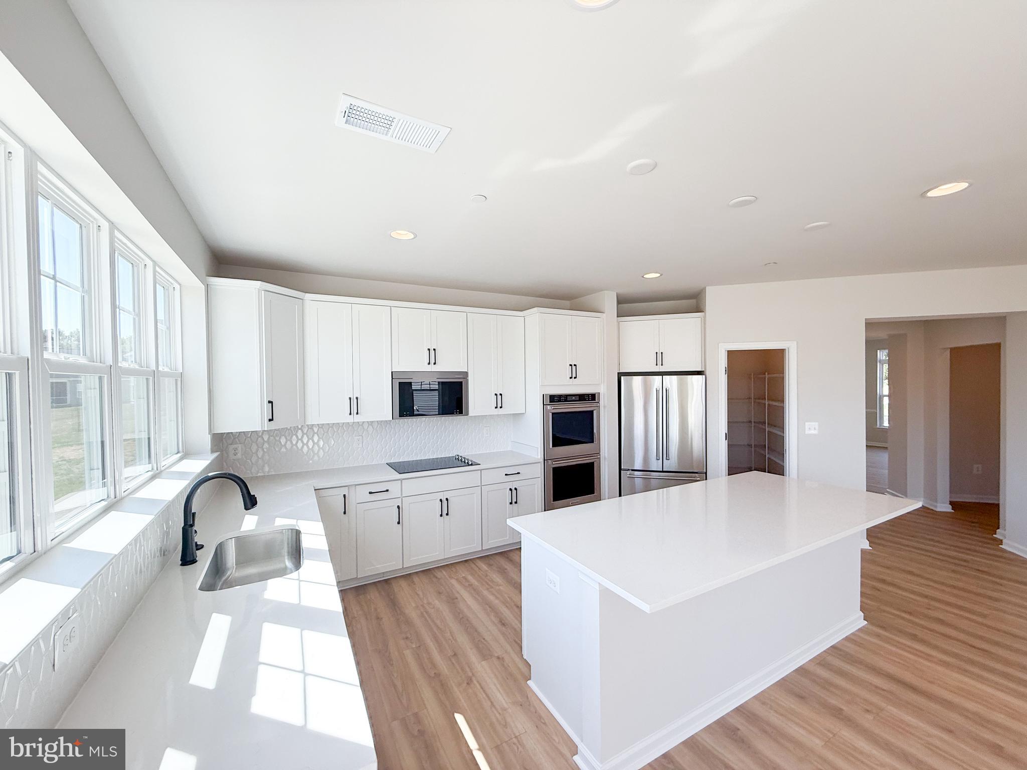 1557 LAKE TAHOE DR COURT